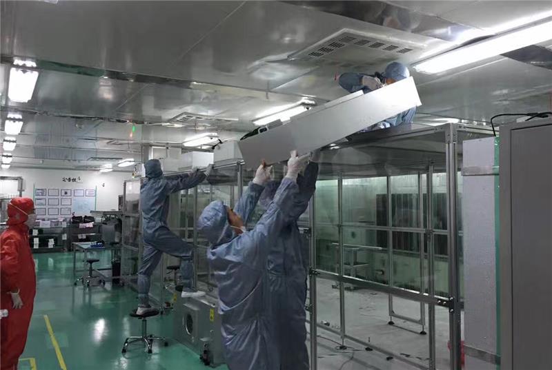 我公司工作人为客户更换FFU3